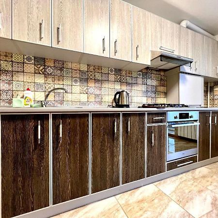Apartpoltava: Spacious One-Bedroom in New Building, Korpusnyi Park Exterior photo